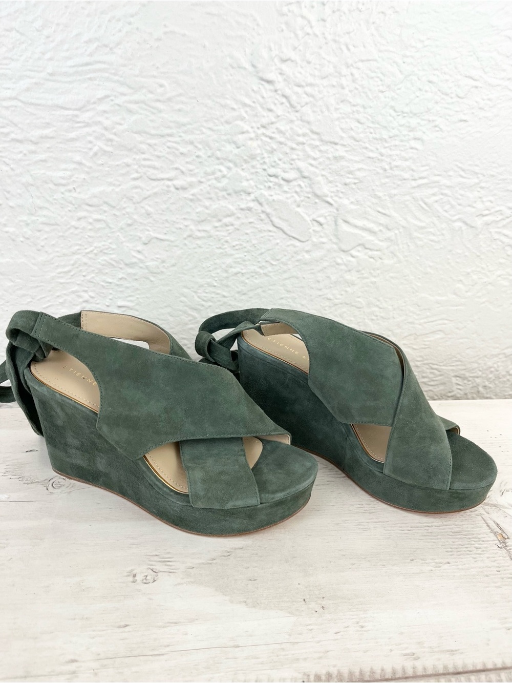 Etienne Aigner Wedge Heels Sandals Shoes Green Suede Tie Ankle 8.5 - Picture 7 of 15